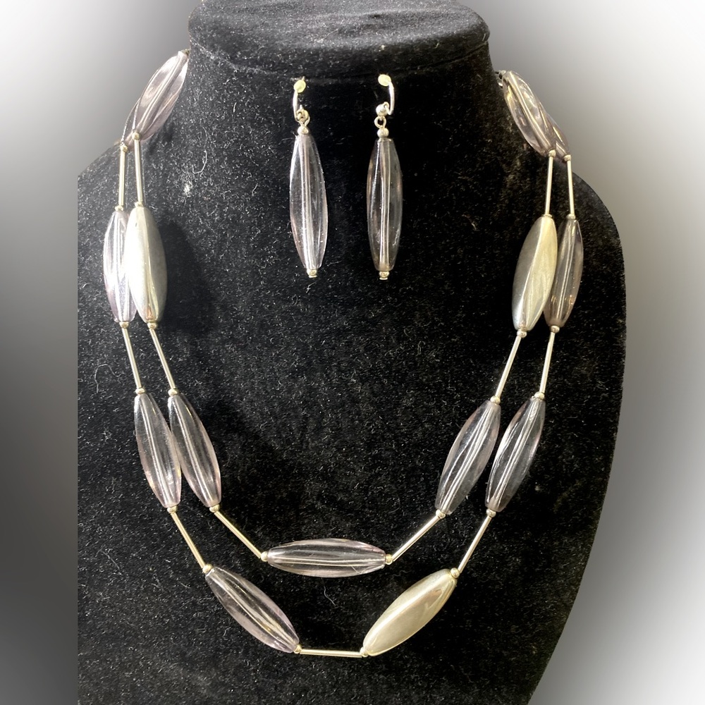 Necklace and earrings set